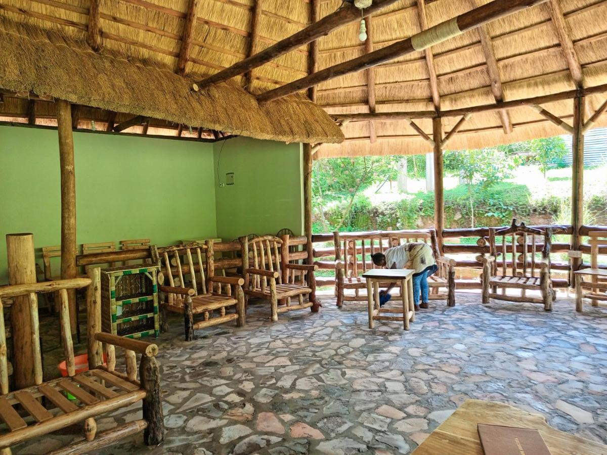 Chimpanzee Capital Safari Lodge Bigodi Exteriör bild